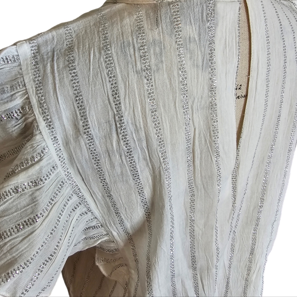 KINDLE Embroidered Top Size Large - Picture 10 of 13